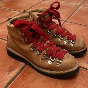 Classic Danner Mountain Light Hiking Boots